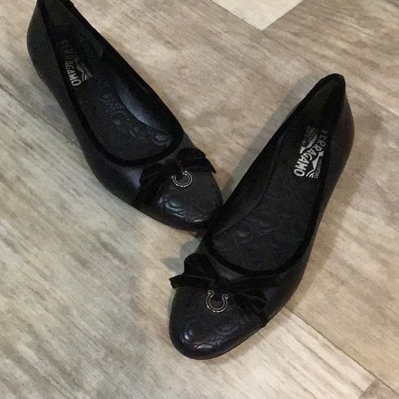 Brand new! Never Worn!  Salvatore Ferragamo - Picture 1 of 3